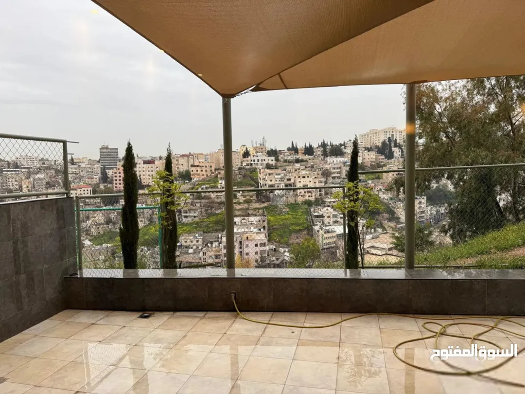 شقة مفروشة للبيع في جبل اللويبدة بإطلالة مميزة