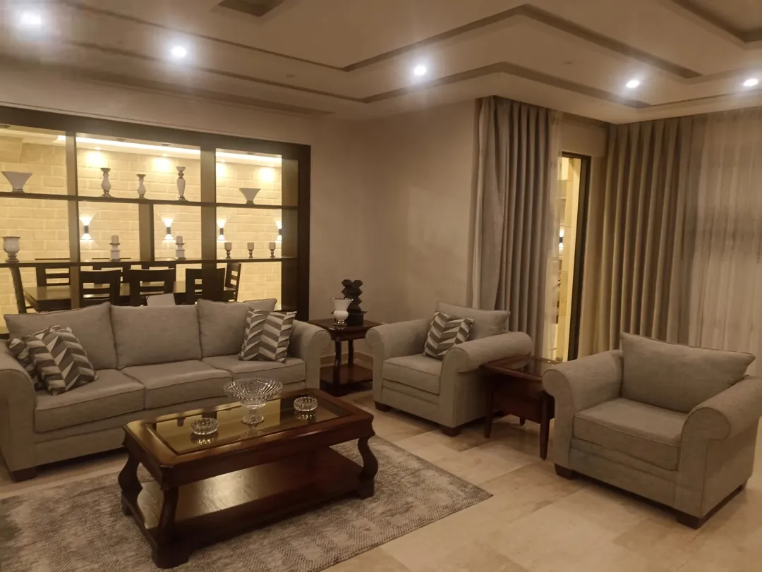 شقة شبه أرضي – شارع المطار – للبيع بسعر مغري جدا – معفية من رسوم التنازل