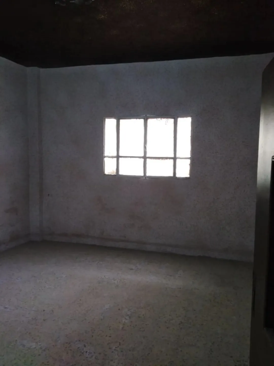 عمارة سكنية للبيع في الغويرية – الزرقاء