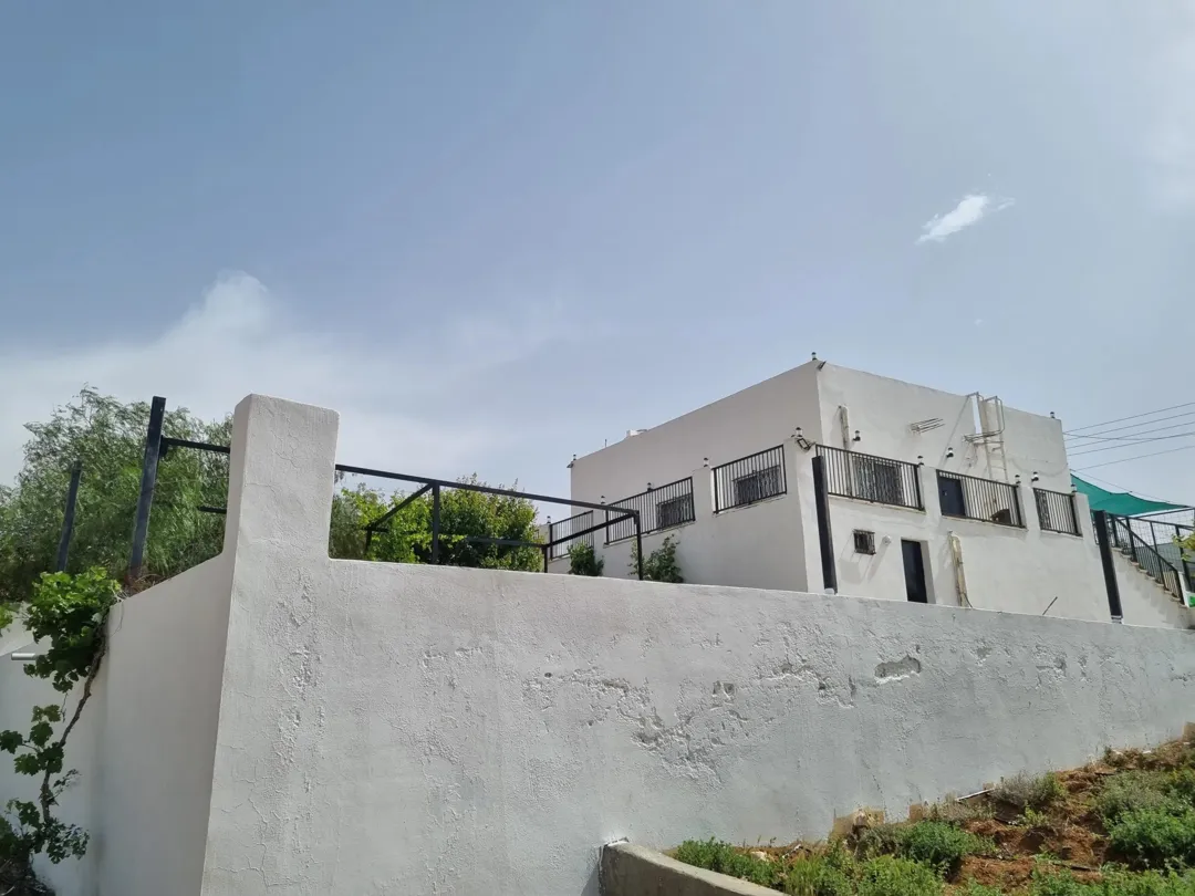 مزرعة للبيع في بلعما 5 6 دونم مع شاليه وبرنده