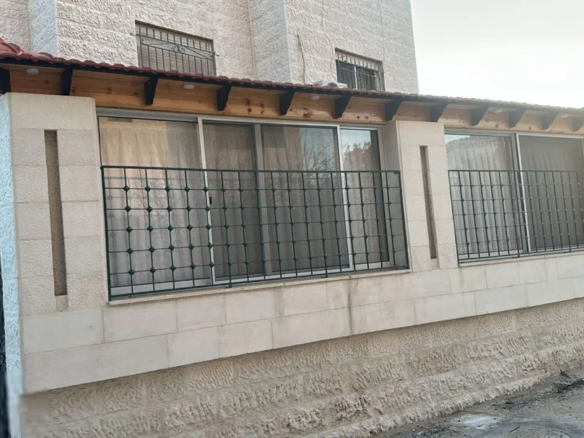 شقة أرضية مفروشة فاخرة في موقع متميز – عمان الاردن