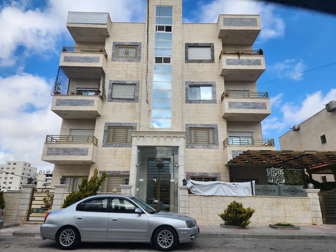 شقة رائعة بإطلالة ساحرة في أبو علندا – حوض الفخيت