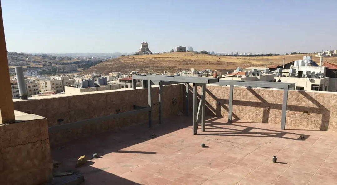 شقة طابق رابع في أجمل إطلالة في ضاحية النخيل مع روف