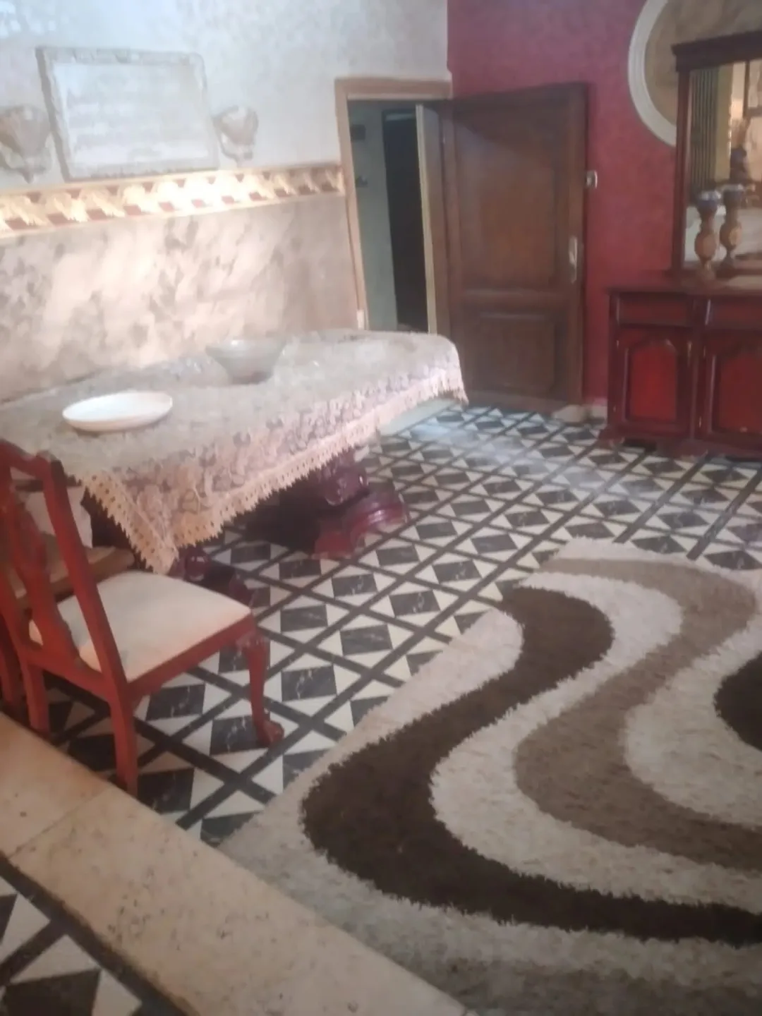 عمارة فاخرة 3 مداخل كراج يتسع ل 3 سيارات وتصميم فريد في بلباب