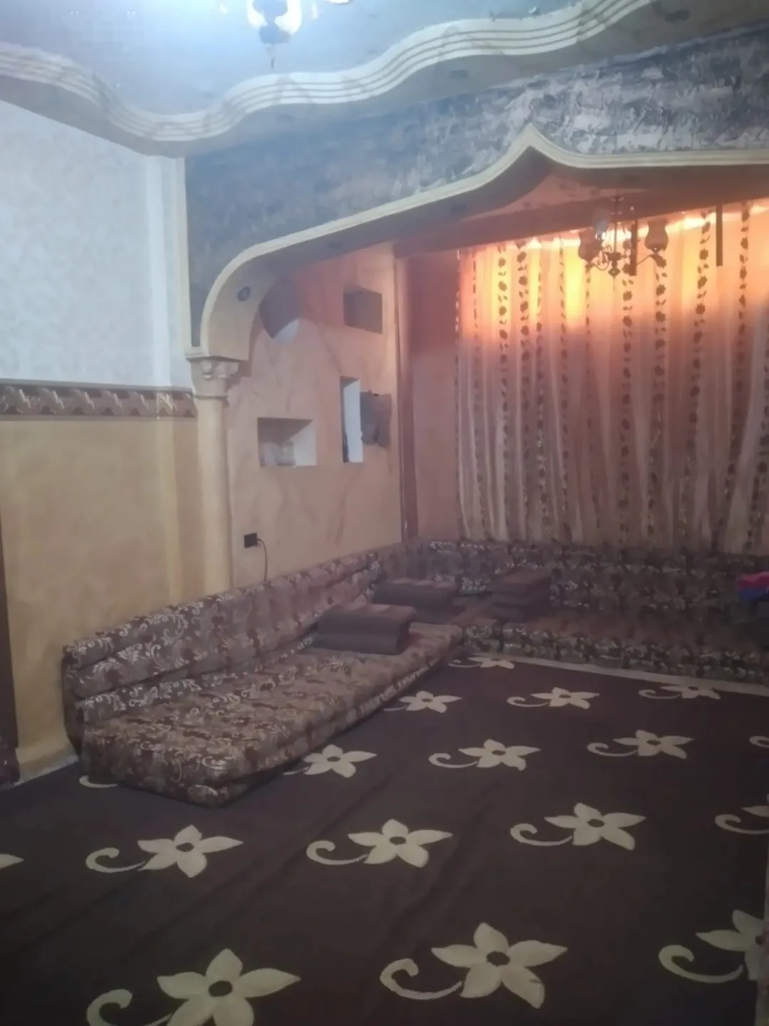 عمارة فاخرة 3 مداخل كراج يتسع ل 3 سيارات وتصميم فريد في بلباب
