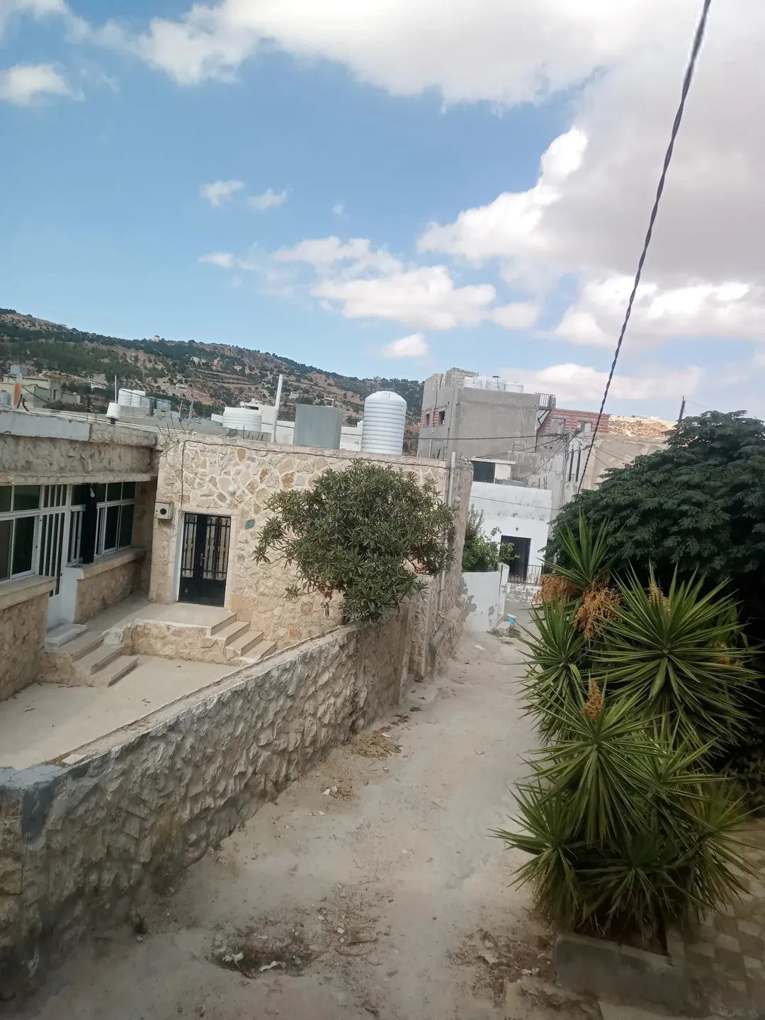 منزل كبير في جرش موقع جرش سوف — صورة 2