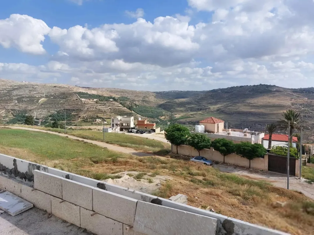 شالية للبيع قيد الإنشاء مسبح جاكوزي داخلي