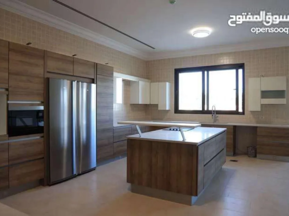 Luxury ground-floor villa with a distinctive lower floor