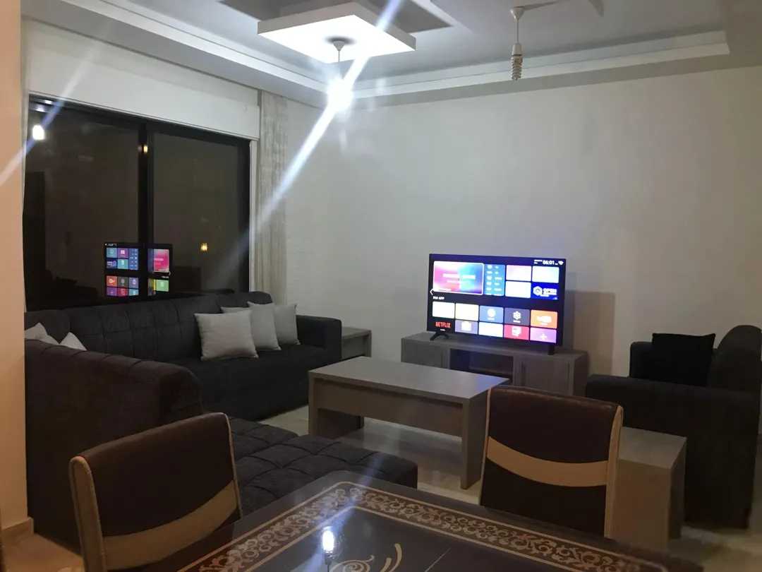 شقة ارضية مفروشة وفاخرة في ضاحية الامير راشد للايجار السنوي | ID 795822