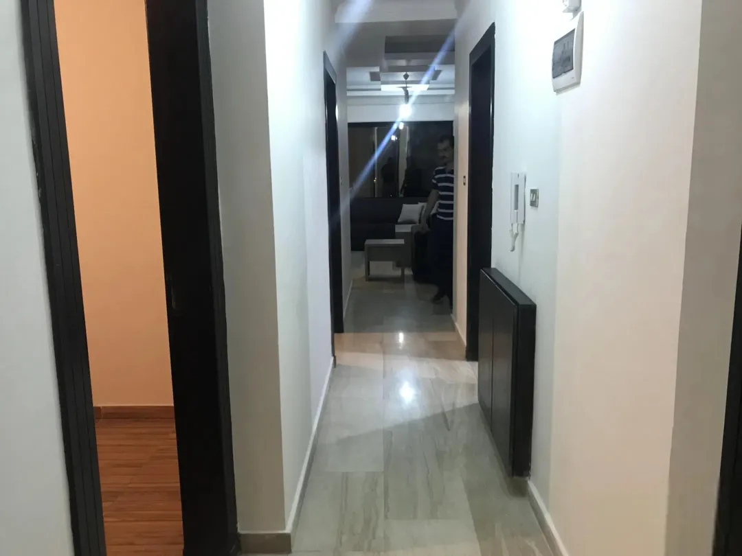 شقة ارضية مفروشة وفاخرة في ضاحية الامير راشد للايجار السنوي | ID 795822