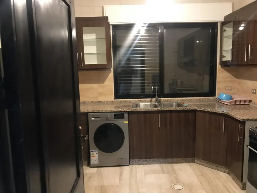 شقة ارضية مفروشة وفاخرة في ضاحية الامير راشد للايجار السنوي | ID 795822