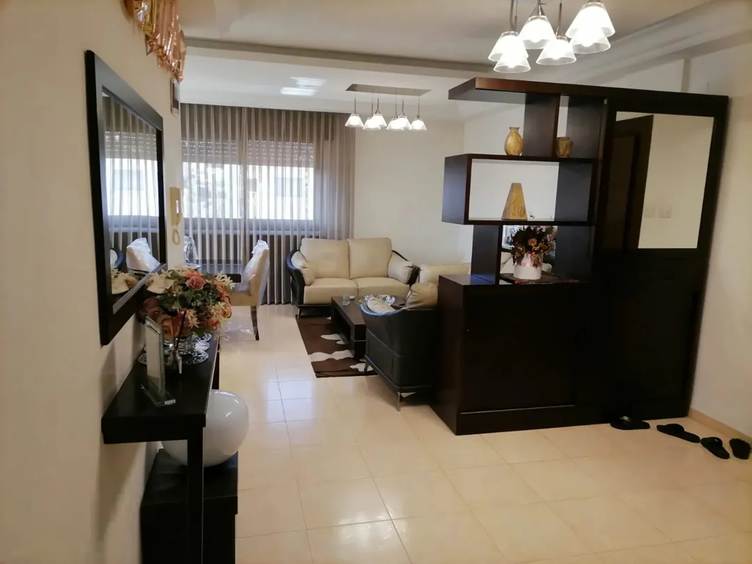 شقة ط3 ضاحية الرشيد مساحة 164 م مع روف بسعر 100 ألف