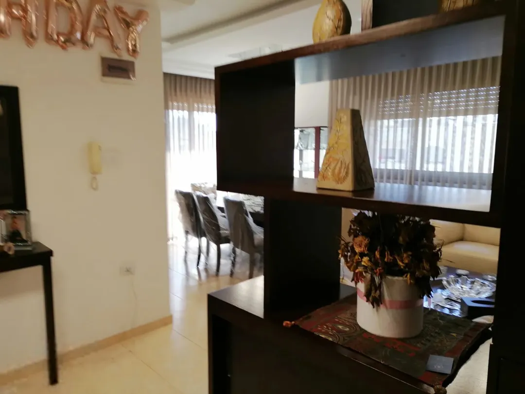 شقة ط3 ضاحية الرشيد مساحة 164 م مع روف بسعر 100 ألف