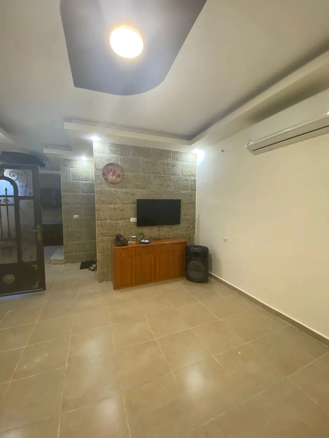 شاليه ساحر في قلب البحر الميت جوفه الكفرين مباشرةً