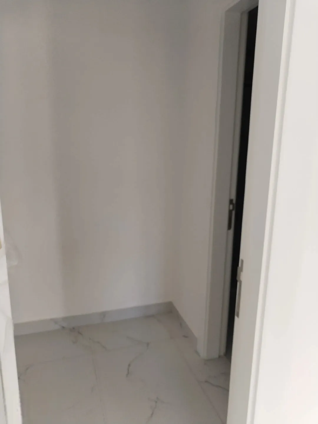 شقق للبيع في عمان مساحات متنوعة مع أرض قابلة للبدل