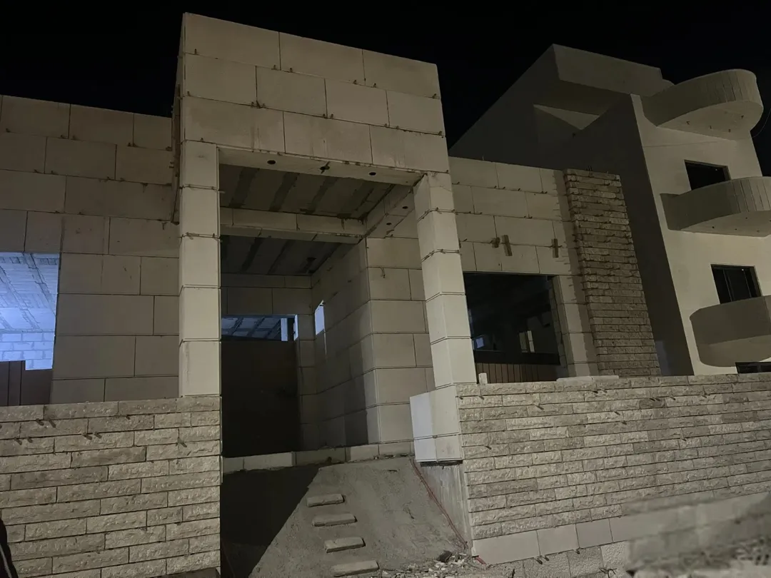 بيت قيد الانشاء للبيع