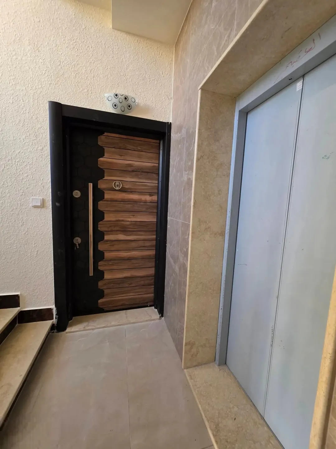 شقة فاخرة جديدة للبيع في العقبة منطقة التاسعة