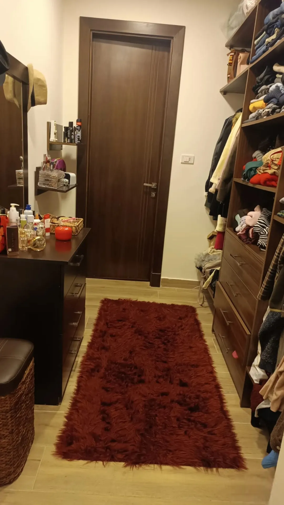 شقة فاخرة للبيع في مرج الحمام بإطلالة جنوبية مميزة