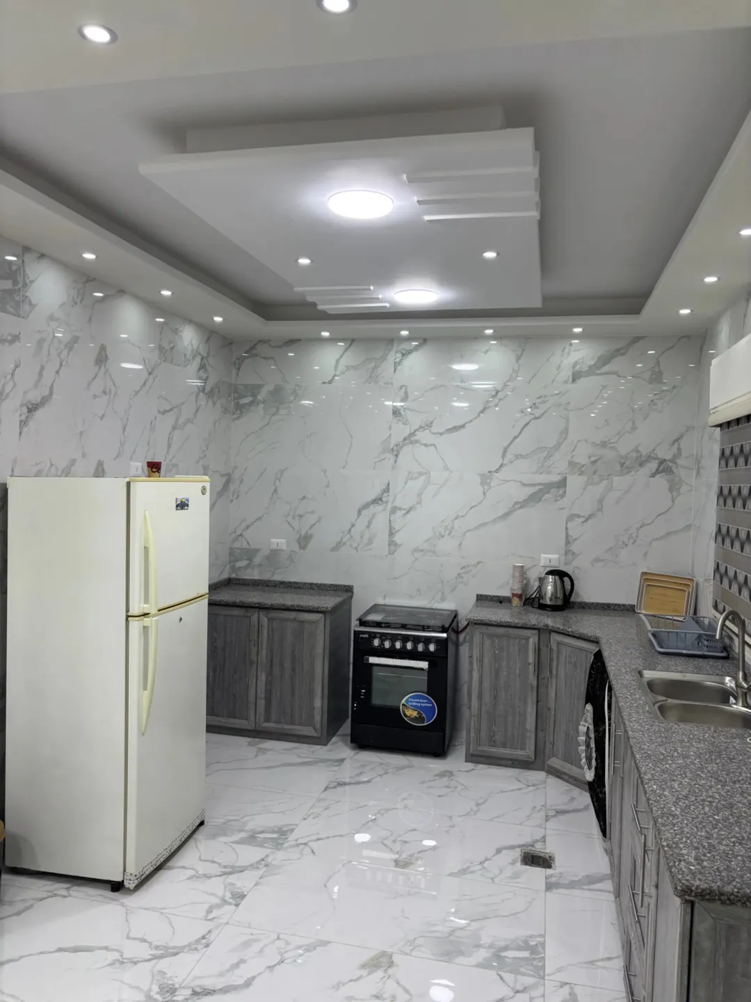 Super Deluxe Furnished Apartment for Daily or Monthly Rent near the Airport Road
