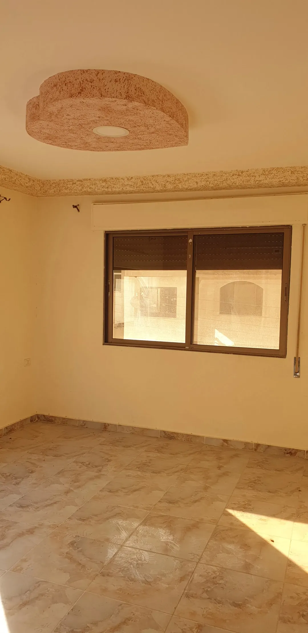 شقة فاخرة 160 مترًا مربعًا في جبل طارق دور ثاني مميز للبيع