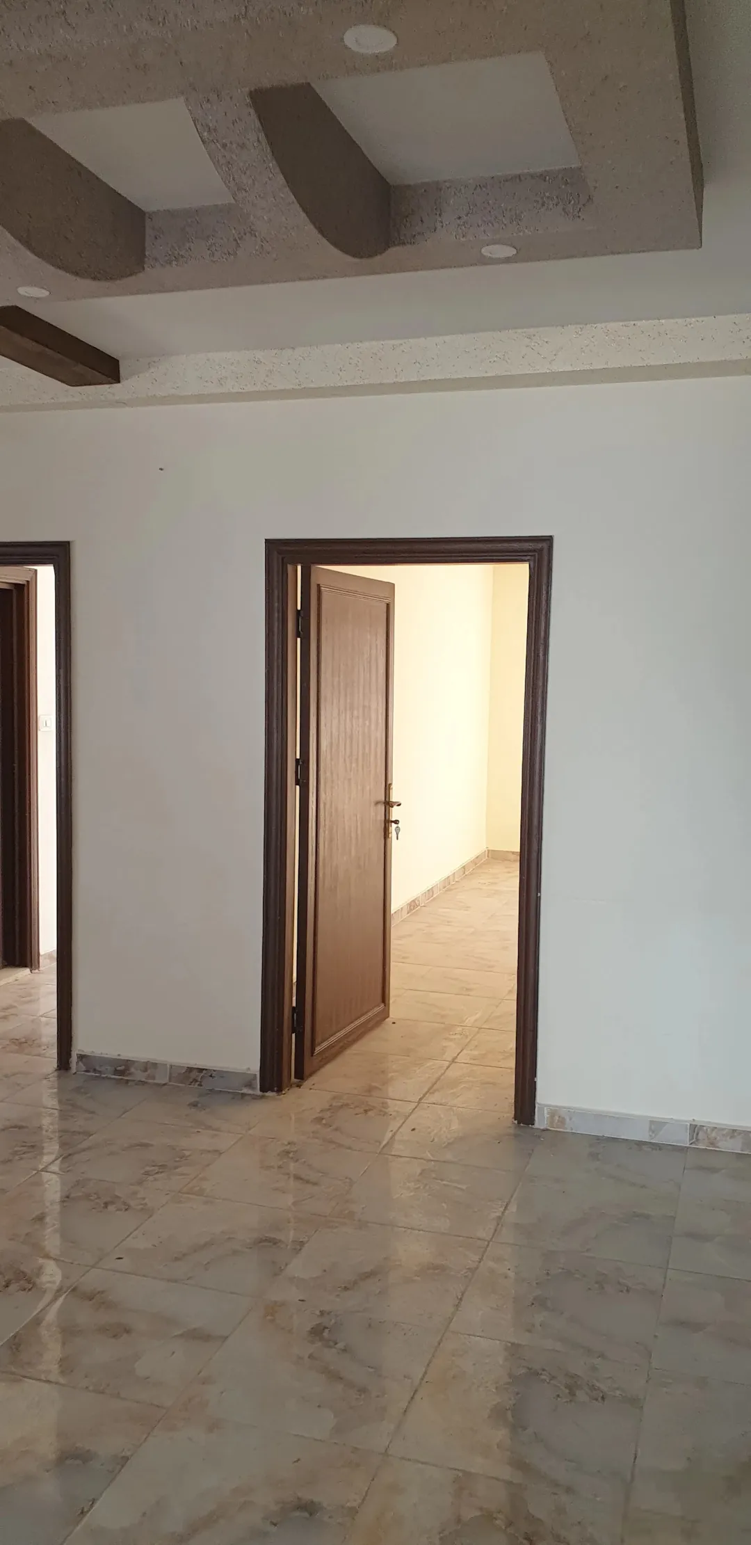 شقة فاخرة 160 مترًا مربعًا في جبل طارق دور ثاني مميز للبيع