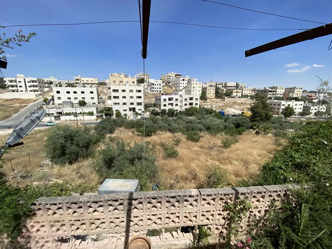 أرض سكنية مميزة للبيع في منطقة اليادودة