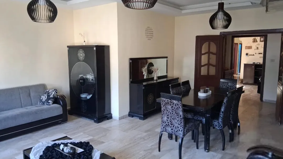 شقة دوبلكس مع روف وتراسات للبيع في ضاحية الرشيد