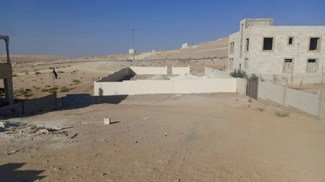 ارض للبيع شارع الميه، قرب كزيه المناصير تبعد 200 متر عن شارع الميه