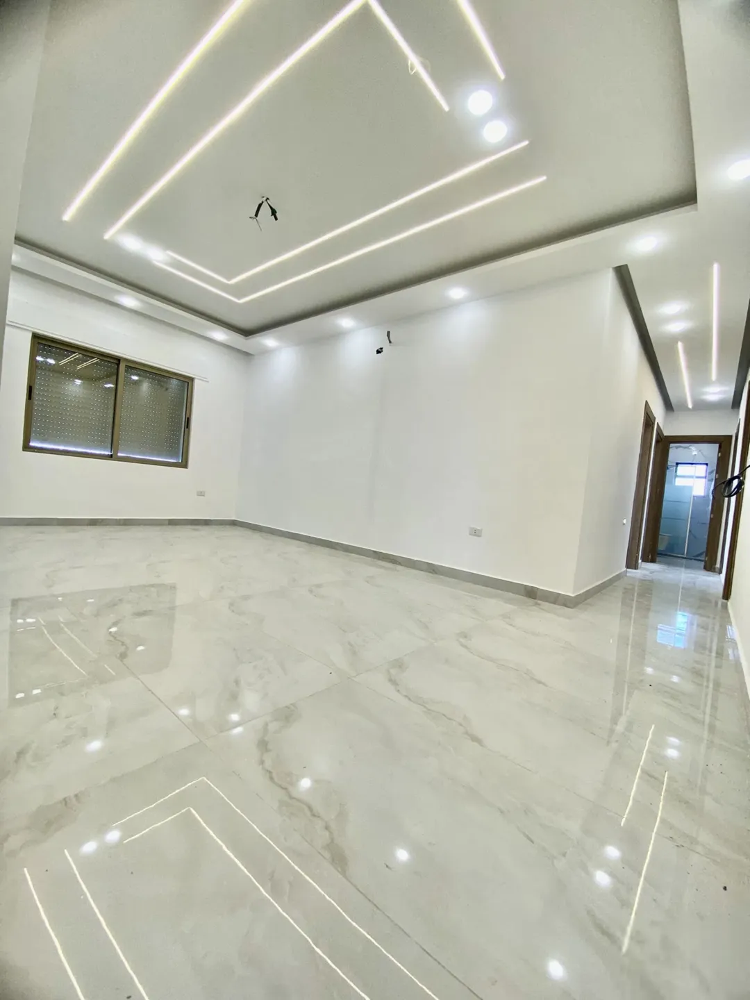 شقة سكنية فاخرة في اليادودة – طابق أول 175 متر
