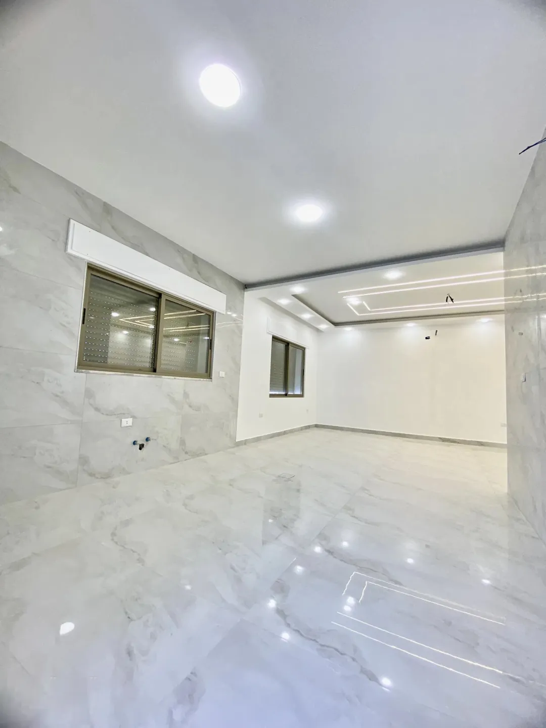 شقة سكنية فاخرة في اليادودة – طابق أول 175 متر