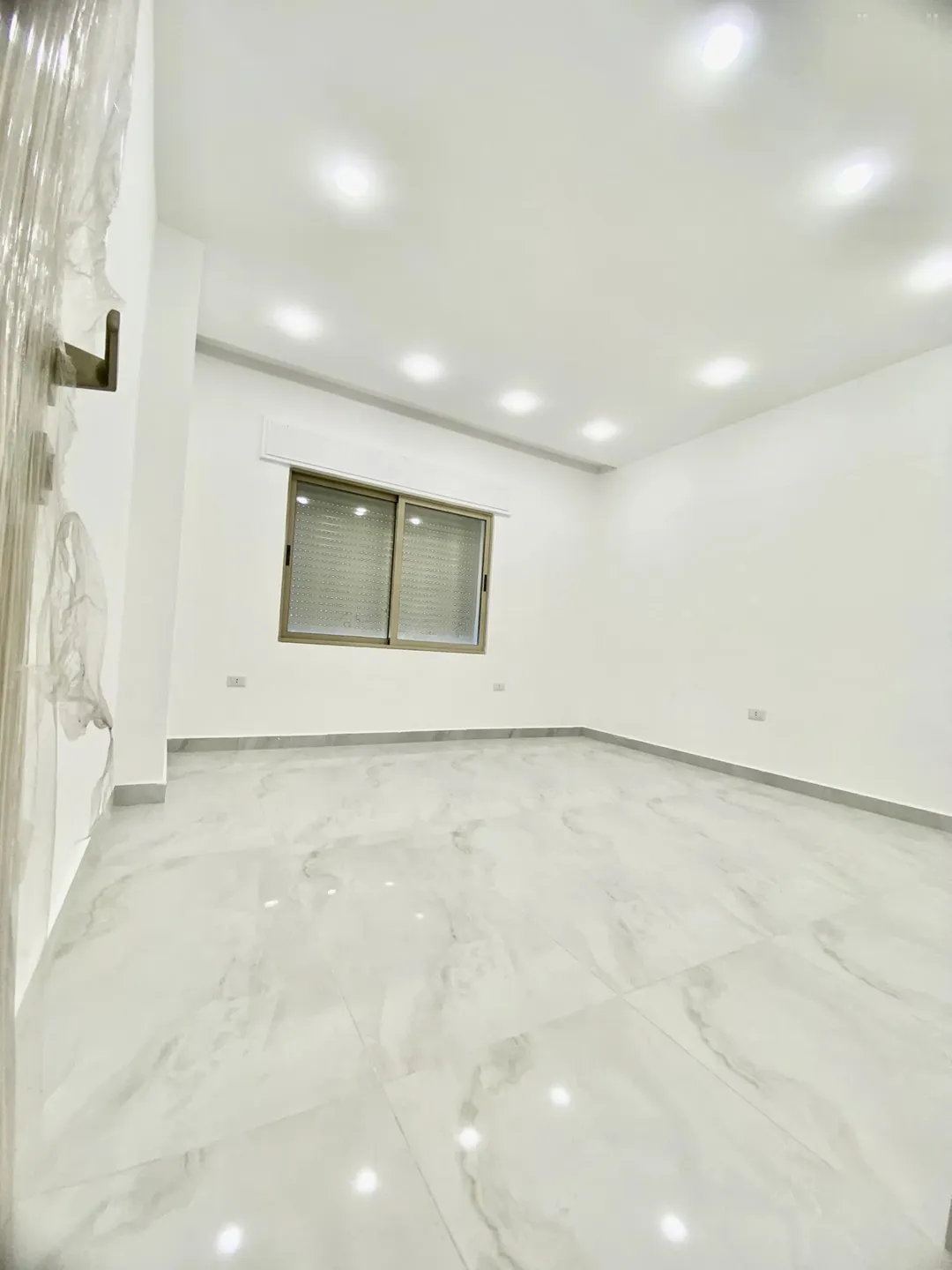 شقة سكنية فاخرة في اليادودة – طابق أول 175 متر