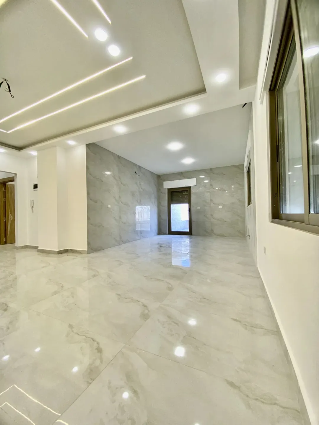 شقة سكنية فاخرة في اليادودة – طابق أول 175 متر