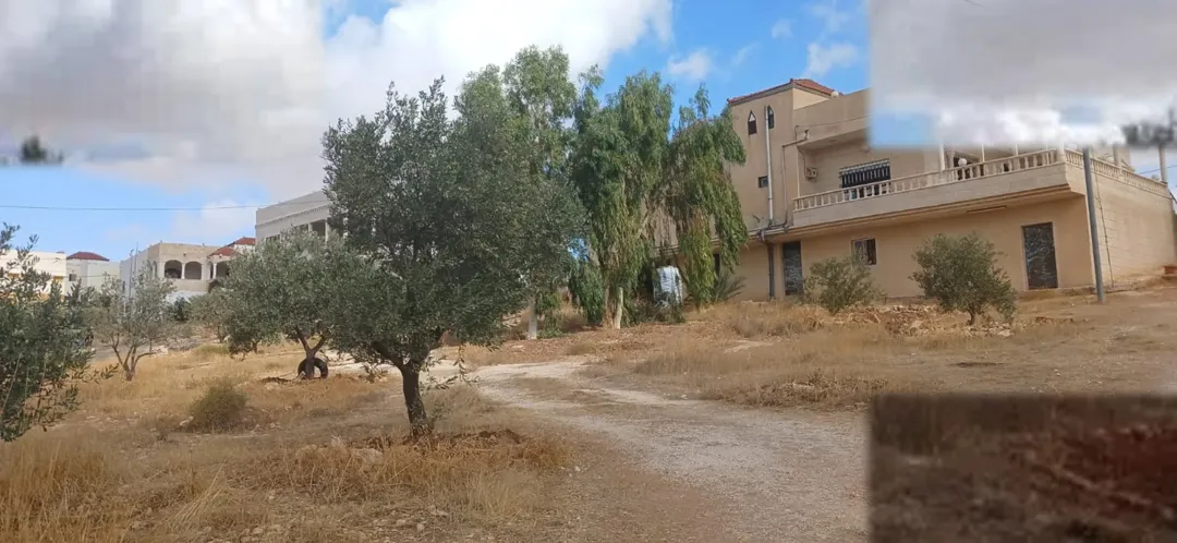 منزل للبيع المفرق – الدجنية – الحي الغربي وصف البيت بالصور