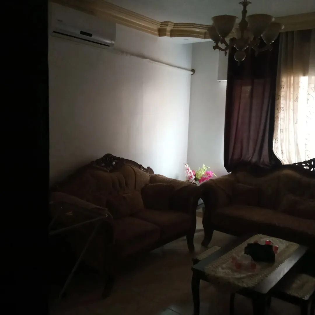 شقة سكنية مميزة للبيع في الطابق الأول