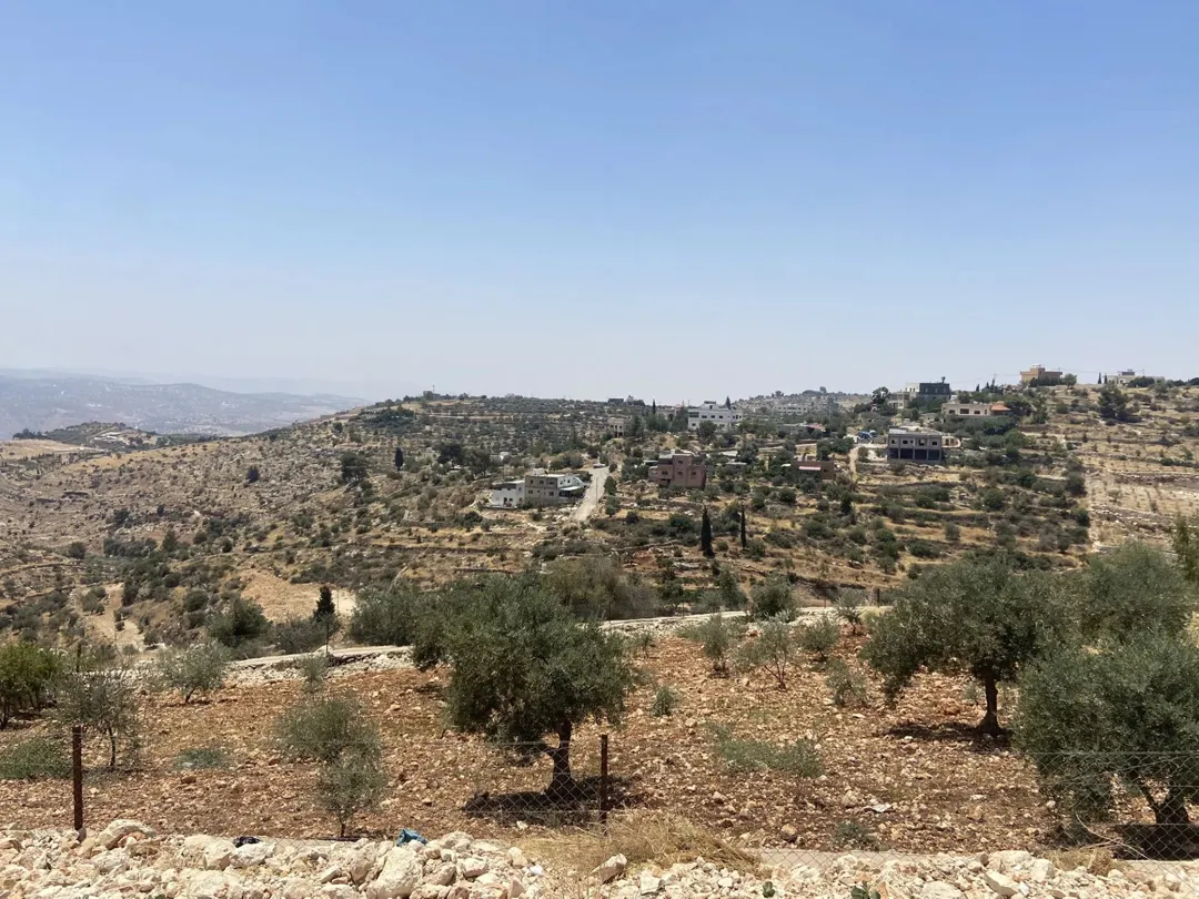 دونم ارض سكن ا في بطنا حوض المزود للبيع