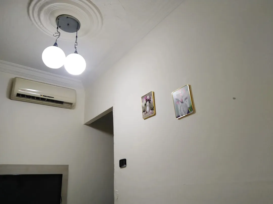 استديو 70 متر مقسوم لاستديوهات 2 كل استديو 35 متر مفروش منطقه مقابل الجامعه الاردنيه