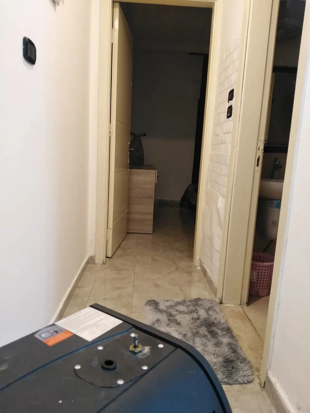 استديو 70 متر مقسوم لاستديوهات 2 كل استديو 35 متر مفروش منطقه مقابل الجامعه الاردنيه