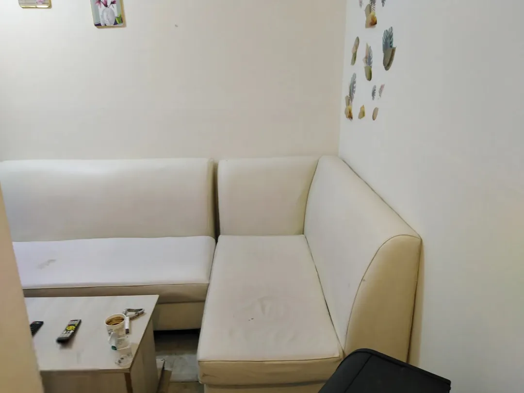 استديو 70 متر مقسوم لاستديوهات 2 كل استديو 35 متر مفروش منطقه مقابل الجامعه الاردنيه