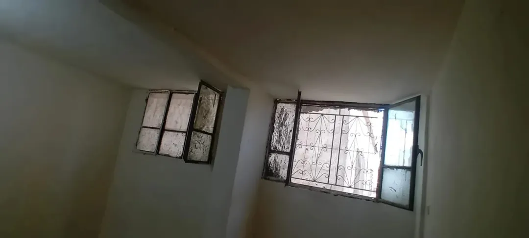 منزل مستقل داخل محافظه المفرق بسعر 21000