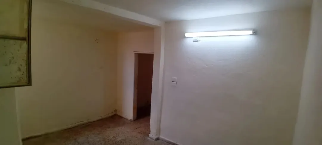 منزل مستقل داخل محافظه المفرق بسعر 21000