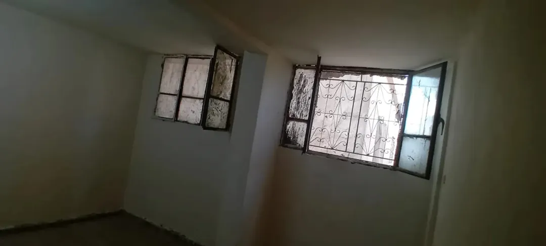 منزل مستقل داخل محافظه المفرق بسعر 21000