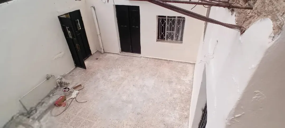 منزل مستقل داخل محافظه المفرق بسعر 21000
