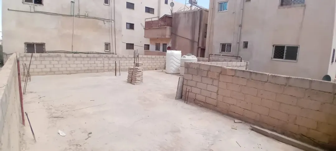منزل مستقل داخل محافظه المفرق بسعر 21000