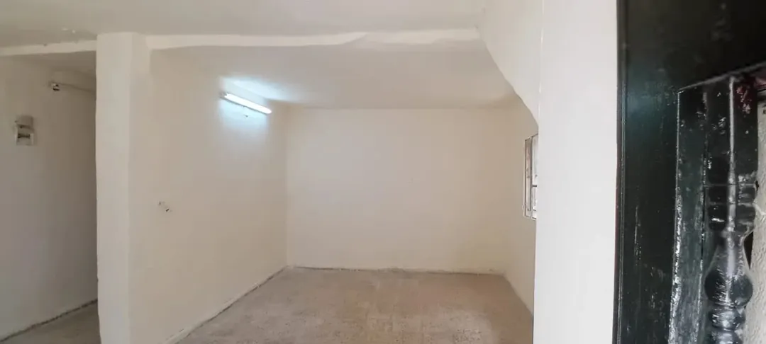 منزل مستقل داخل محافظه المفرق بسعر 21000