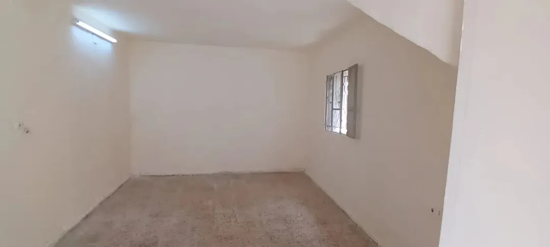 منزل مستقل داخل محافظه المفرق بسعر 21000