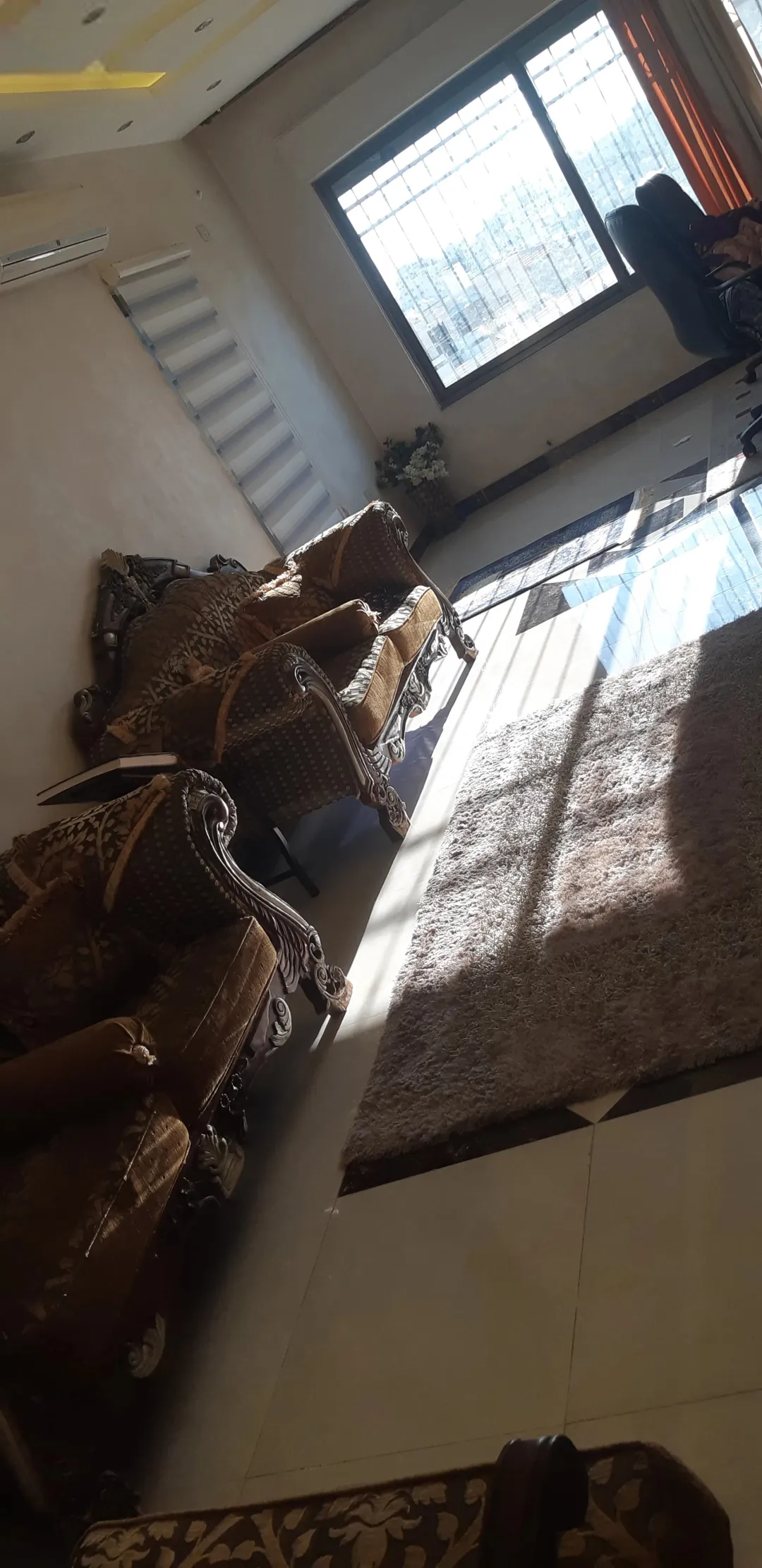 شقة طابق ثاني مميزة جدا اطلالة دائمة مقابل الاكاديمية البحرية