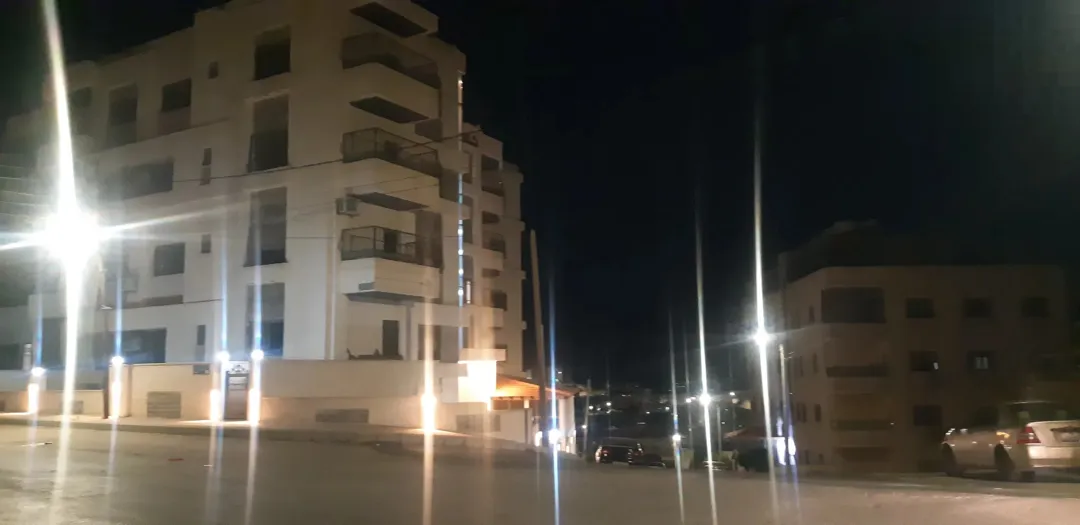 شقة طابق ثاني مميزة جدا اطلالة دائمة مقابل الاكاديمية البحرية