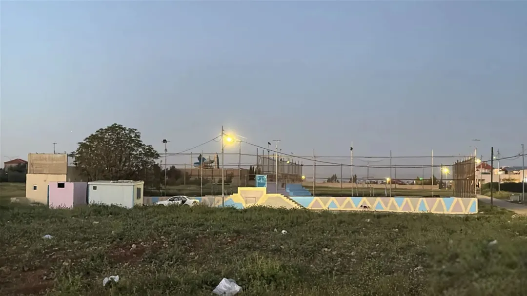 ملعب كرة قدم خماسي عدد 2 للبيع للتواصل على الرقم الموجود اسفل والسعر الموجود غير حقيقي يرجا التواصل