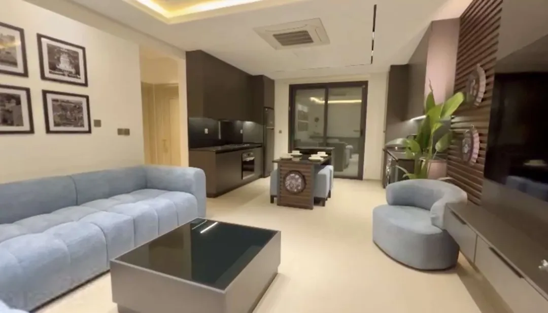 استوديو مفروش يومي في البنيات