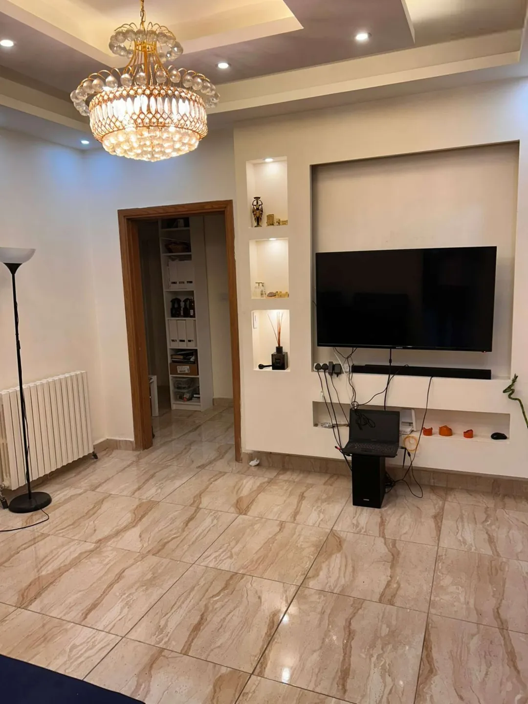 de695c3e18_01_cleaned بيت فخم للايجار في قلب الشميساني – عمان الاردن | ID 695968